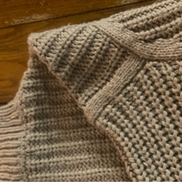 H&M Chunky Knit Beige Turtleneck Sweater - Picture 7 of 10